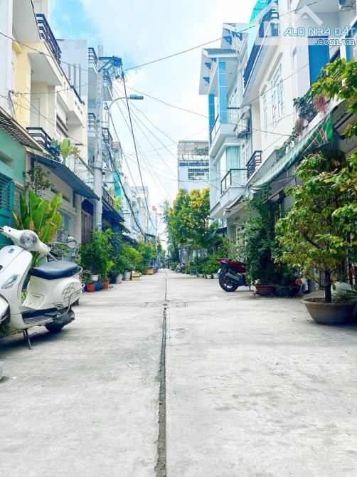 Nhỉnh 5 tỷ, Đ Lê văn Quới, gần bốn xã, qua tên lửa 5p, 70m2, ngang 5m, hxt. - 4