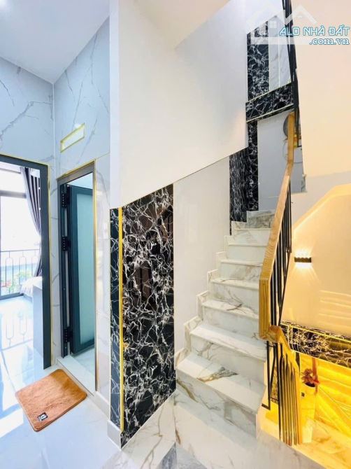 Bán gấp! HẺM 31 UNG VĂN KHIÊM 3tỷ588 cách ĐH Hutech chỉ 50m Dt 48m2(4x12) - 4