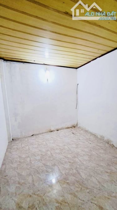 Bán Nhà Sát CVPM Quang Trung Q12 - 40M2( 4 10)- Cấp 4-HXH- Chỉ 3,25Tỷ. - 4