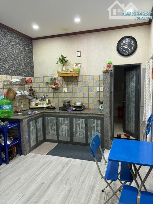 2 tầng 2 mặt kiệt 6m Ông Ích Khiêm - Hải Châu với giá 4ty hơn - 4