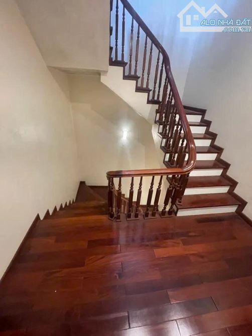 Bán Nhà Phân Lô Khu VIP Phạm Tuấn Tài, Vỉa Hè Rộng, Ô Tô Tránh DT  72m, 4 tầng, MT 5,9 m - 4