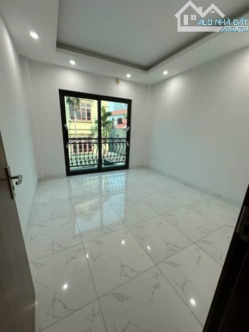 Nhà đẹp  Đại Tự - Kim Chung- Hoài Đức DT 39 m2 x  4 tầng, mt 3.5 m  Giá 5.35 Tỷ - 4