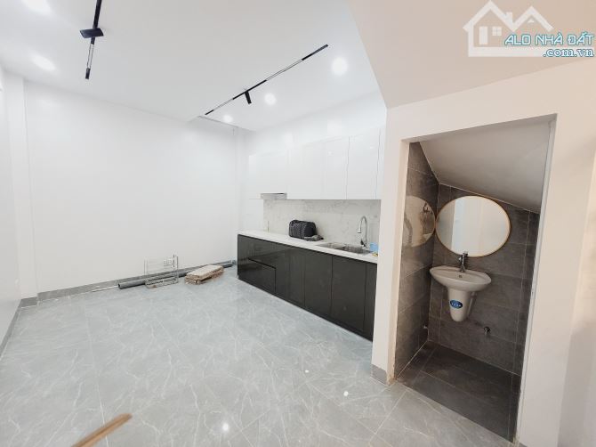 Nhà đẹp 5 tầng – Ô tô đỗ cửa – Kinh doanh cực đỉnh tại Cầu Giấy - 4