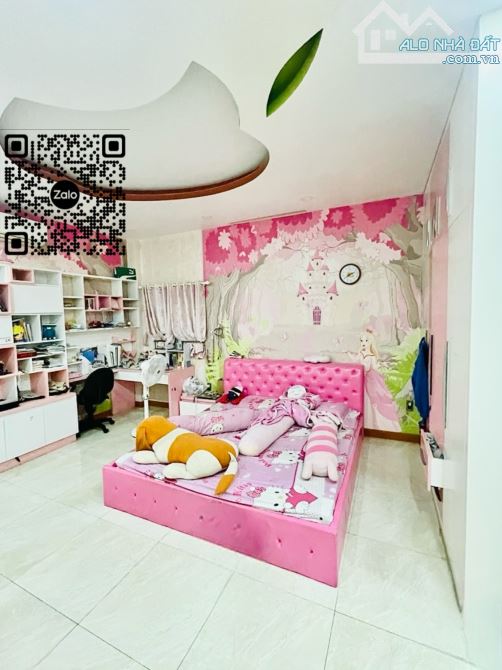 Cạnh Tên Lửa - 3 tầng - Ngang khủng 5,2m x 22m - 4PN rộng - Đường nhựa 8m - 4
