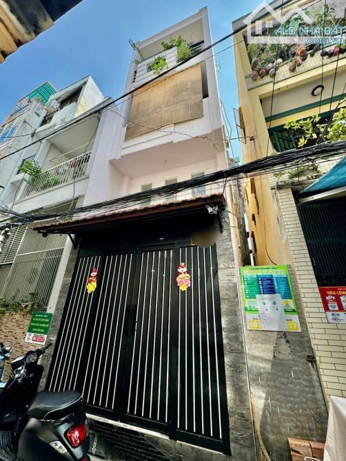 Bán gấp nhà Nguyễn Thiện Thuật, Q3. Giá 6 tỷ 7. DT 52m2. 4X12m. 4 tầng. Hẻm XH 6m - 4