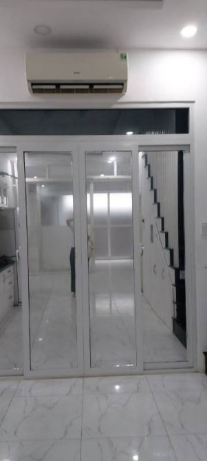 Nhà Hẻm 3 Gác 1/ Đoàn Văn Bơ, P.14, Quận 4 | 4,5 x 10 | Trệt 2 Lầu | 2PN 2WC | Giá 13tr - 4