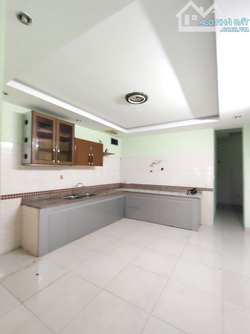 # Nhà Kiệt Ô tô thông, thẳng tắp Hoàng Diệu, 81m2, 2 tầng cứng cáp, 4.xx tỷ - 4
