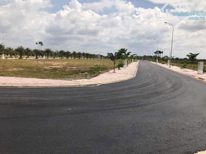 Bán lô 100m2 mặt tiền rộng cực đẹp ngay cầu Cát Lái-Sổ sẵn chỉ 1 tỷ6 - 4