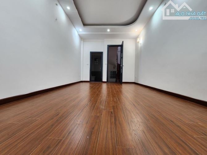 Bán nhà Vĩnh Hưng, gần phố, ngõ thông, gần trường học các cấp DT 40m2, giá bán 6.5 tỷ - 4