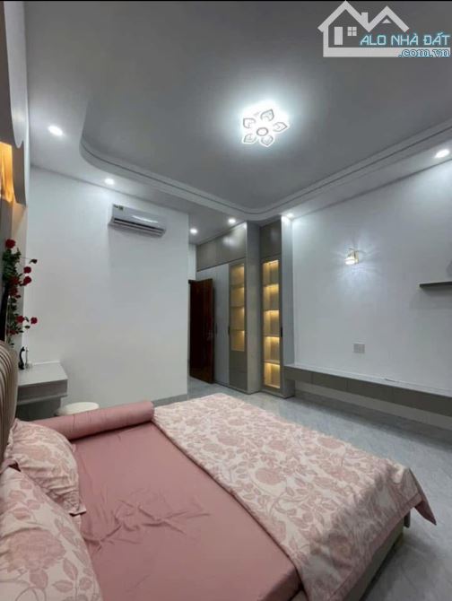 BÁN GẤP NHÀ TRONG THÁNG Đ.HUỲNH TỊNH CỦA,QUẬN 3. GIÁ 3TỶ910/60M2(4MX15M).SỔ SẠCH HOÀN CÔNG - 4