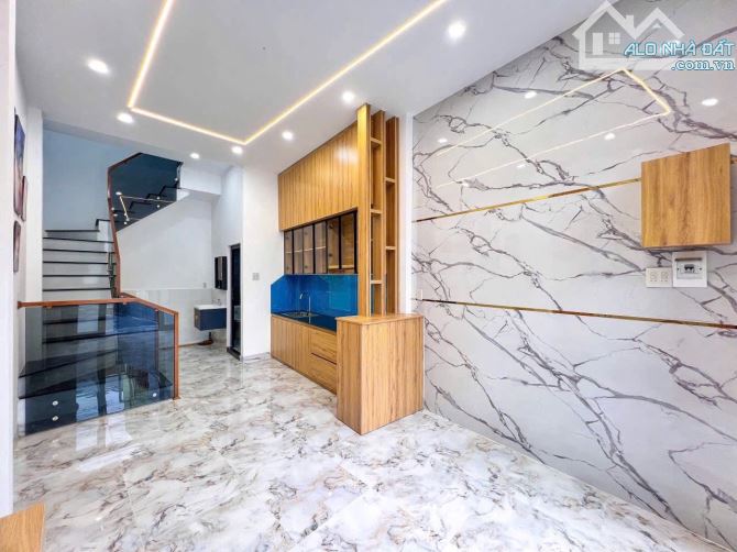 NẮM CHÍNH CHỦ BÁN NHÀ 2 TẦNG HẺM 208 CÁCH MẠNG THÁNG 8 - 4