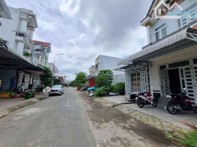 BÁN NHÀ 2 TẦNG MẶT TIỀN ĐƯỜNG SỐ 8 KHU THỚI NHỰT 2 - 4