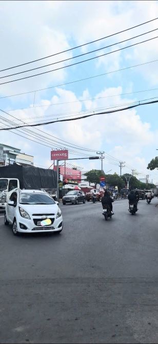 NẮM CHÍNH CHỦ BÁN NHÀ 2 TẦNG MẶT TIỀN ĐƯỜNG HÀNG XOÀI - 4