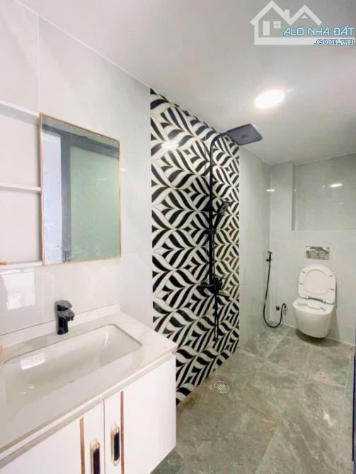 BÁN NHÀ MỚI ĐẸP 4 TẤM KHU VIP 20 THƯỚC ẨM THỰC SÁT MT VĨNH KHÁNH PHỐ ỐC GIÁ 6TỈ TÍ GIÁP Q1 - 4