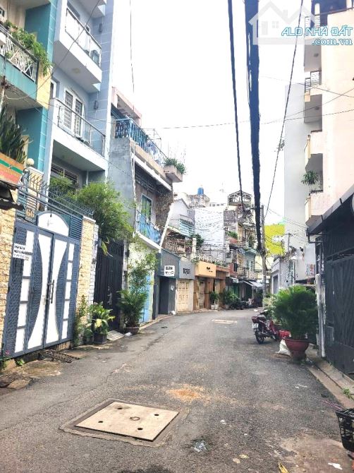 Bán nhà Duy Tân Phú Nhuận, full nội thất xịn sò, sổ vuông A4, nhích 5 tỷ - 4