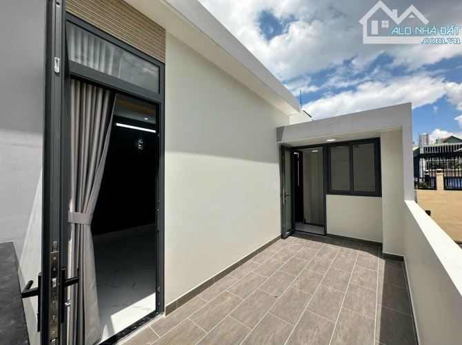 BÁN NHÀ ĐẸP 3 TẤM GẤP TẠI Q4 GIÁ 5TỈ 790 TL VỊ TRÍ 1/ KHU DÂN CƯ DT 5.9*9 GIÁP Q1 - 4