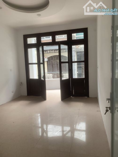 Bán nhà phân lô phố Kim Đồng – 50m² – 3 tầng – MT 4m - Vỉa hè - Ô tô – Giá 13.7 tỷ - 4