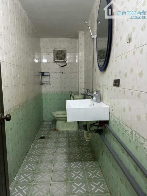 BÁN NHÀ NGÔ QUYỀN – 35M² x 5 TẦNG – Ô TÔ ĐỖ CỬA - 5