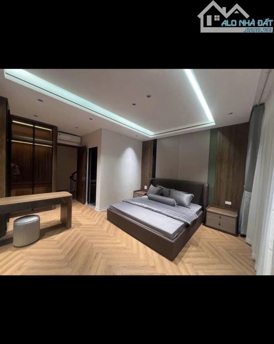 BÁN NHÀ MỚI 206 CỔ LINH - ĐỐI DIỆN TTTM AEON LONG BIÊN 7 TẦNG X 40m2 THANG MÁY GARA Ô TÔ - 5