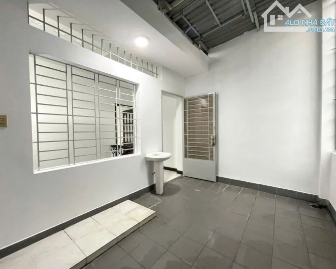 NHÀ MẶT TIỀN PHÚ NHUẬN: Giá Hẻm, DT 60.5M², 4 Tầng, Tiện Kinh Doanh, Chỉ 13.5 Tỷ! - 5