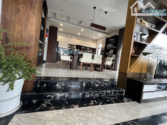 CHÍNH CHỦ BÁN GẤP - BIỆT THỰ 600M2 - 4 TẨNG - HÀ HUY GIÁP - THẠNH XUÂN - Q12. GIÁ: 36 TỶ - 5