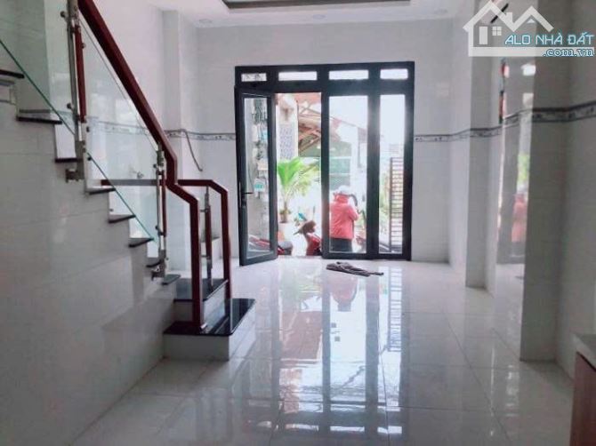 NHÀ 3 TẦNG 4.3X7 LÊ VĂN LƯƠNG, TÂN HƯNG, Q7 – GIÁ 3.6T - 5