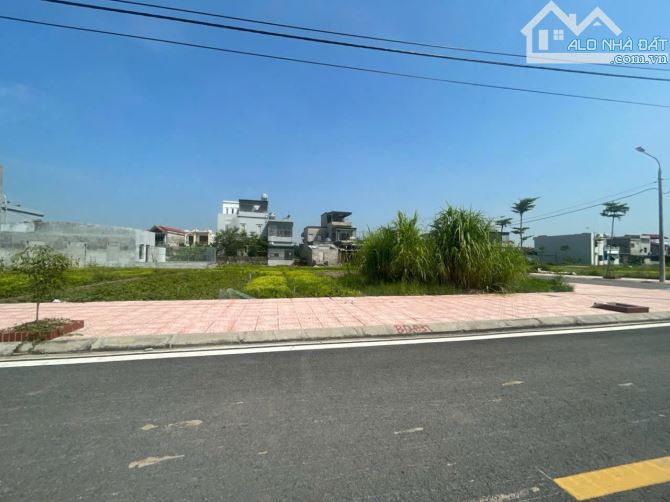 Cần bán LÔ GÓC 125,1m -1,3xx tỷ ,Mặt tiền hơn 7m -  Đường 2 ô tô tránh nhau - 5