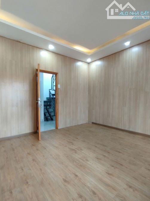Nhà Hẻm 3 Gác 1/ Đoàn Văn Bơ, P.14, Quận 4 | 4,5 x 10 | Trệt 2 Lầu | 2PN 2WC | Giá 13tr - 5
