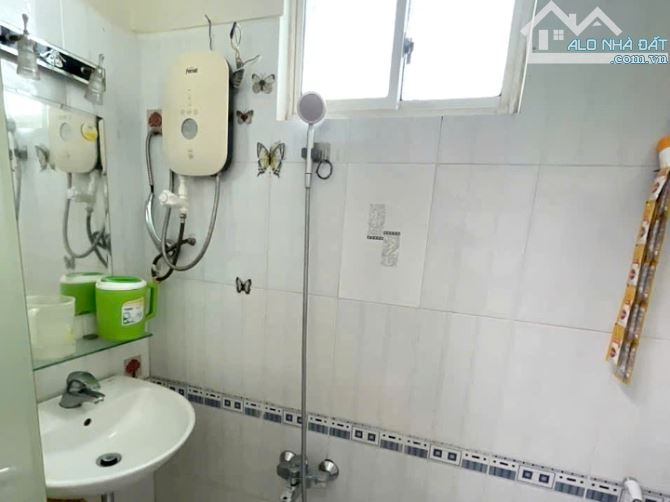 Cần bán nhà Quận 4, 2 lầu sân thượng hẻm Đoàn Văn Bơ - 5