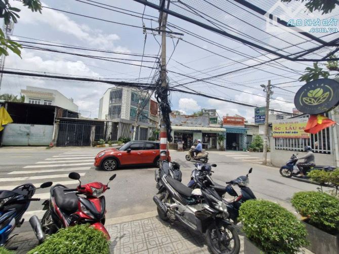CĂN GÓC MẶT TIỀN GÒ CÁT – NỞ HẬU – DIỆN TÍCH 180M² (NGANG 9M) – PHÚ HỮU - 5