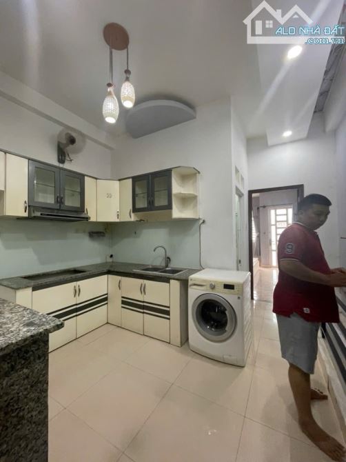 Bán nhà Lê Văn Sỹ Q3, CHDV dòng tiền ổn định, 5 tầng 62m2 - 5