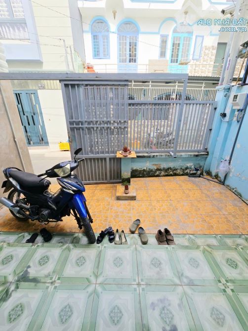 Bán 65m2 Đất tặng nhà C4 còn ở tốt, vị trí gần BV Lê Văn Thịnh, Q2 cũ - 5