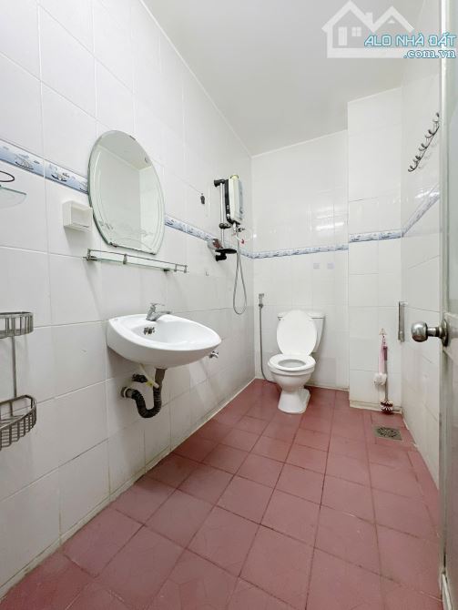 NẮM CHÍNH CHỦ BÁN NHÀ 2 TẦNG HẺM 28 MẬU THÂN - 5
