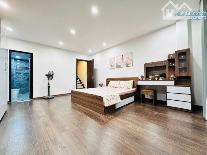 GIẢM CHÀO 500TR - NHÀ 43M X 5 TẦNG - Ô CHỜ THANG MÁY - THIẾT KẾ ĐẸP - Ô TÔ CÁCH 5M - 5