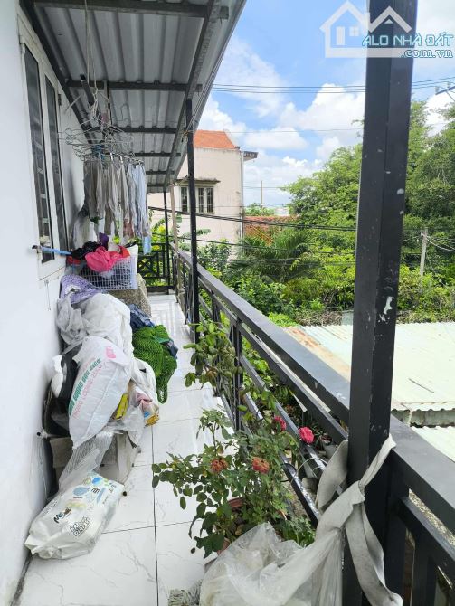 NHÀ 2 TẦNG BTCT SIÊU ĐẸP, 68M2, HẺM XE HƠI, GẦN CHỢ HÓC MÔN, ÔTÔ NGỦ TRONG SÂN, 3.95 TỶ TL - 5