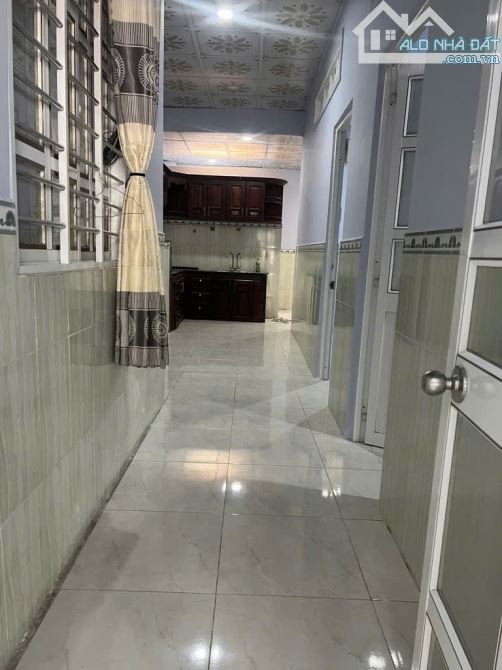 NHÀ CẤP 4,DT 5X17m , 85M2, 2PN, NGUYỄN VĂN TẠO  CHỈ 2.TY4 - 5