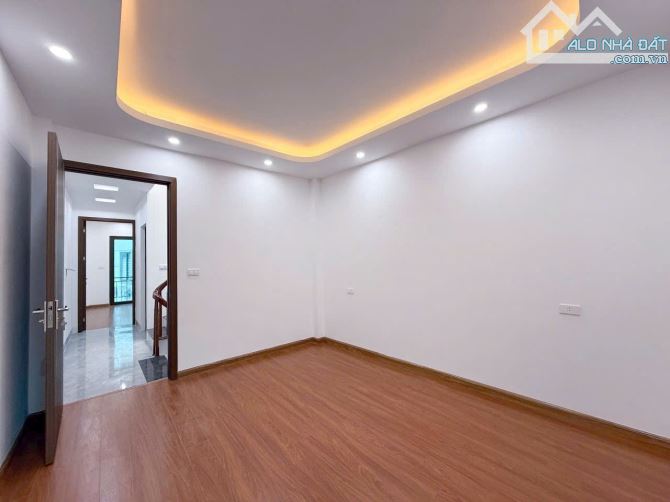 Bán nhà Kim Chung, Hoài Đức 39M 5 Tầng, 5 ngủ, ô tô đỗ gần nhà, view thoáng giá 5 tỷ - 5