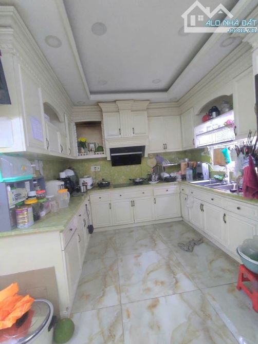 BÁN BIỆT THỰ 4 TẦNG P. TÂN PHONG, QUẬN 7, 7M x 18M, 28 TỶ - 6