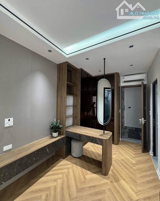 BÁN NHÀ MỚI 206 CỔ LINH - ĐỐI DIỆN TTTM AEON LONG BIÊN 7 TẦNG X 40m2 THANG MÁY GARA Ô TÔ - 6
