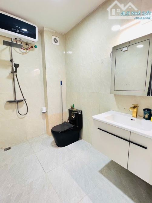 Chỉ 5.1 tỷ có ngay nhà Thạch Bàn , Long Biên, DT 32m, 5 tầng, ô tô đỗ cổng - 6