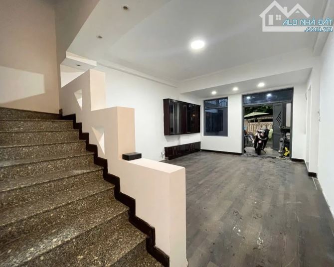 NHÀ MẶT TIỀN PHÚ NHUẬN: Giá Hẻm, DT 60.5M², 4 Tầng, Tiện Kinh Doanh, Chỉ 13.5 Tỷ! - 6