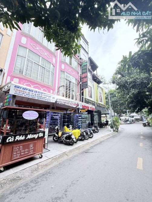 Bán Gấp Nhà Mặt Phố chuyên Vàng Bạc, Đá Quý chợ An Đông, Quận 5 - Ngang lớn 8m - 5 tầng - 6