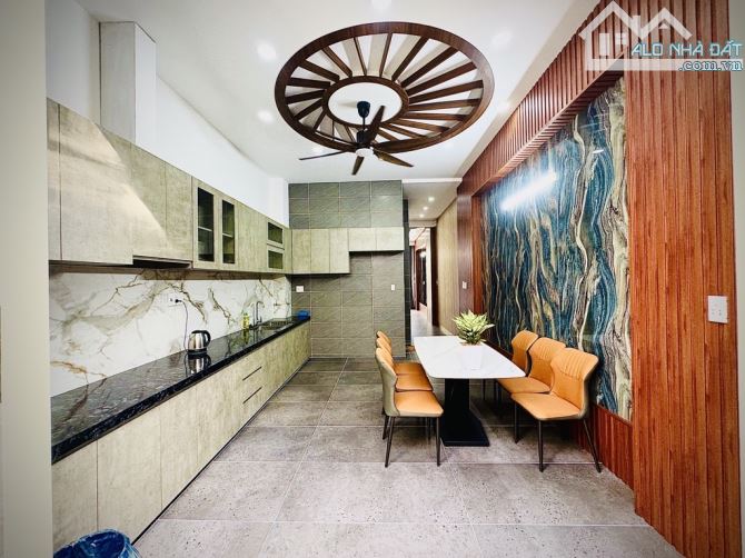 SIÊU PHẨM BÌNH TÂN - NHÀ ĐẸP 5 TẦNG - TẶNG FULL NỘI THẤT - 86M2 (4x22) GIÁ NHỈNH 7 TỶ TL - 6