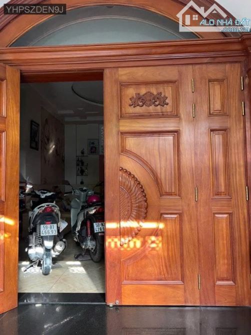 - BIỆT THỰ MẶT TIỀN 10M - NGÃ TƯ 4  XÃ - LÊ VĂN QUỚI - BÌNH TÂN - 113M2 - 5,2 X 22 - 3 TÂN - 6