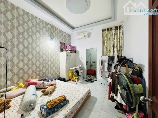 Bán nhà Phan Huy Ích, Hẻm 5m, 53m2, 4 Phòng Ngủ, 5 tầng, 6 Tỷ xxx - 6