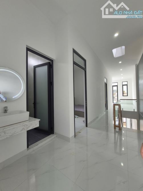 NHÀ ĐẸP 2 TẦNG HẺM 100 AMAKHE - CÁCH NGÃ SÁU 500M - 6