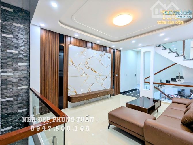 P Tuấn... Nhà đẹp mặt ngõ to oto tránh nhau, tại Nguyễn Văn Linh - 6