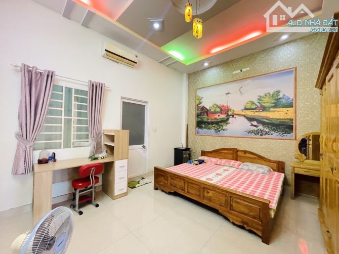 NGỘP BANK Nhà 3 tầng KHU PHÂN LÔ đường ĐẠI HẢI 3 xã XTT H. HÓC MÔN dt 90m2(5x18) Đường 12m - 6