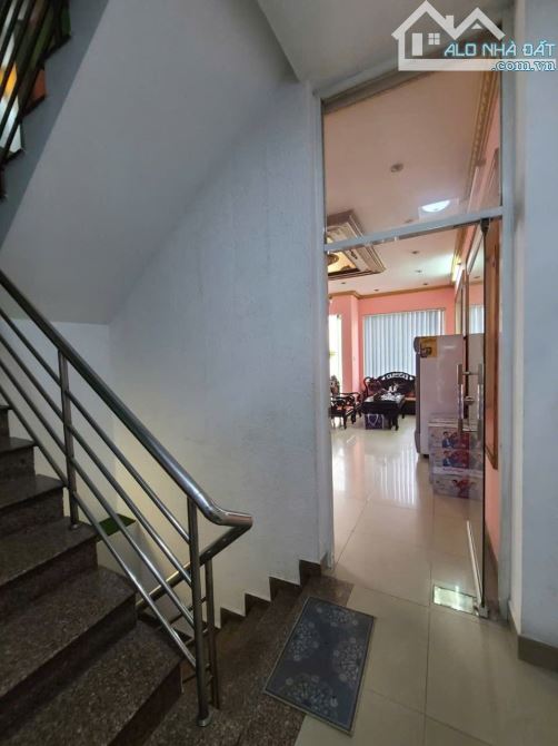 🌸🍀🌸 KHÁCH SẠN 6TẦNG MẶT TIỀN đường HÀ HUY GIÁP phường THẠNH LỘC(APĐ )Q12 , DT 139m2(5x2 - 6