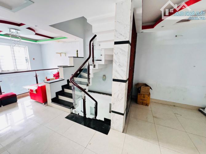 NHỈNH 5 TỶ,CẦN BÁN NHANH NHÀ ĐẸP 5 TẦNG BÙI QUANG LÀ GÒ VẤP,4*10M,DÒNG TIỀN 30 TRIỆU/THÁNG - 6